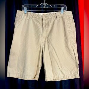 Dockers for men, relaxed, fit shorts, size 36